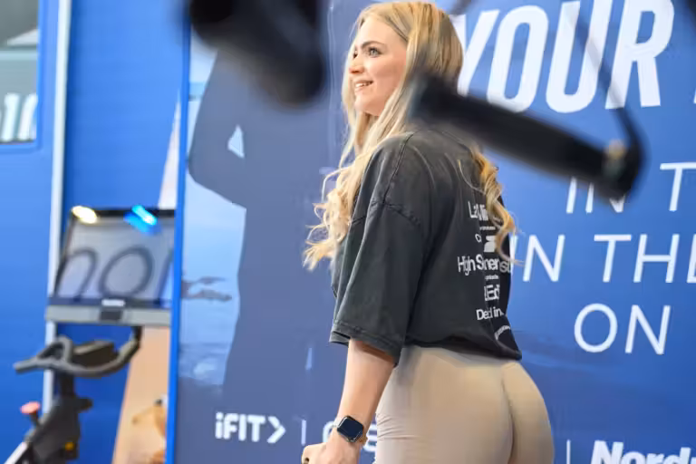 Behind-the-scenes Aufnahme aus Trade Exhibition Fibo, Shot 04
