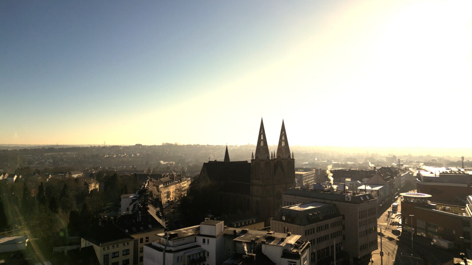 Hero-Still fuer Landingpages, Motiv Trailer 01 00 18 01