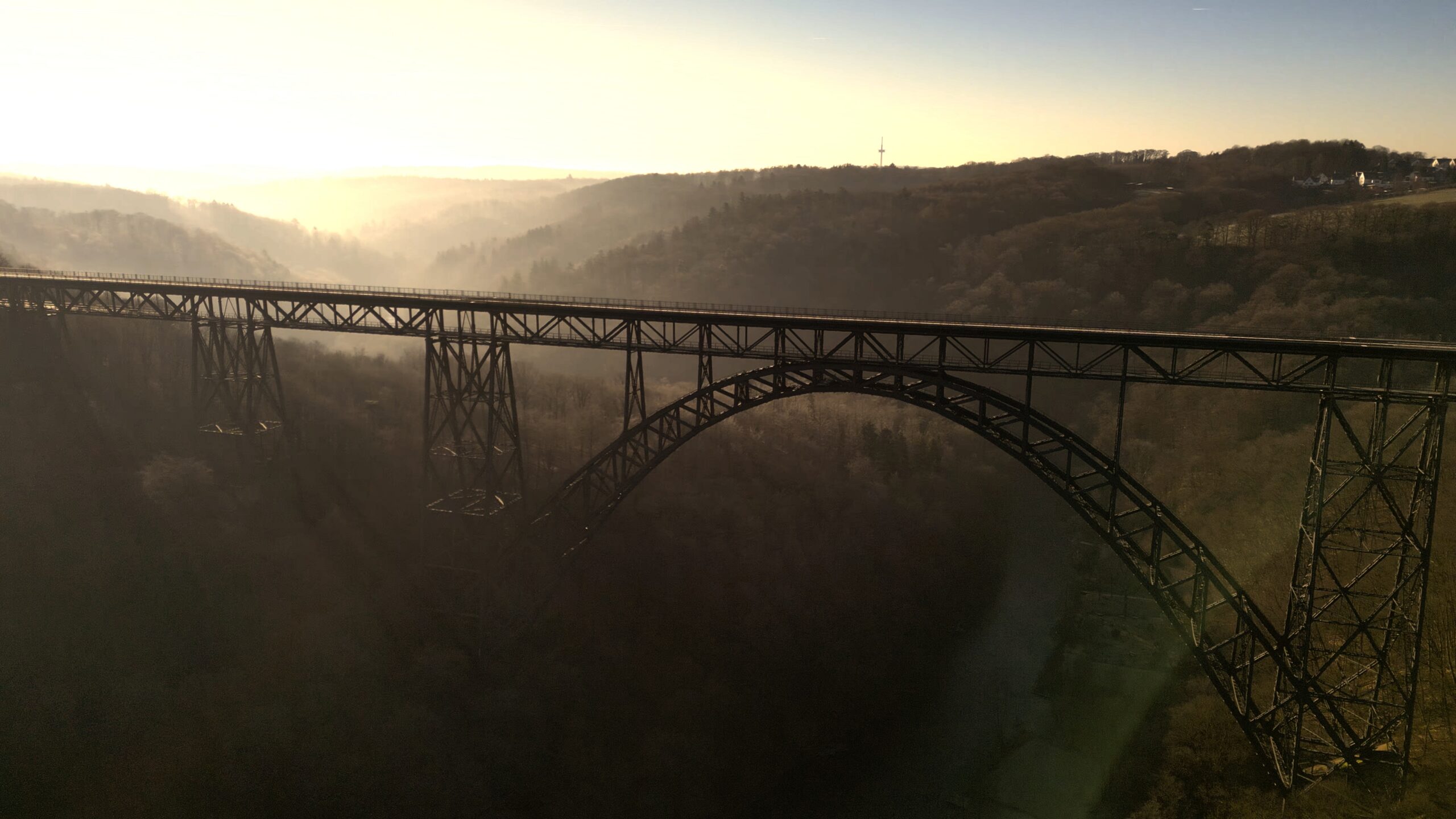 Hero-Still fuer Landingpages, Motiv Trailer 01 00 39 10